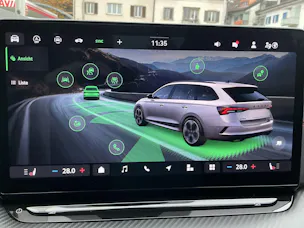 Škoda Octavia Combi 2.0 TSI 265 PS RS *** FACELIFT MODEL MIT ANHÄNGERKUPPLUNG ***