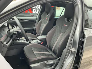 Škoda Octavia Combi 2.0 TSI 265 PS RS *** FACELIFT MODEL MIT ANHÄNGERKUPPLUNG ***