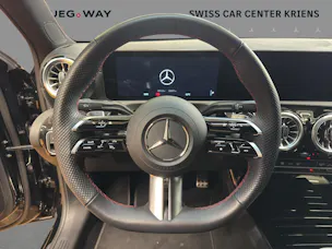 Mercedes-Benz A 180 - AMG / Rückfahrkamera / Volldigitales Display / Sitzkomfort-Paket