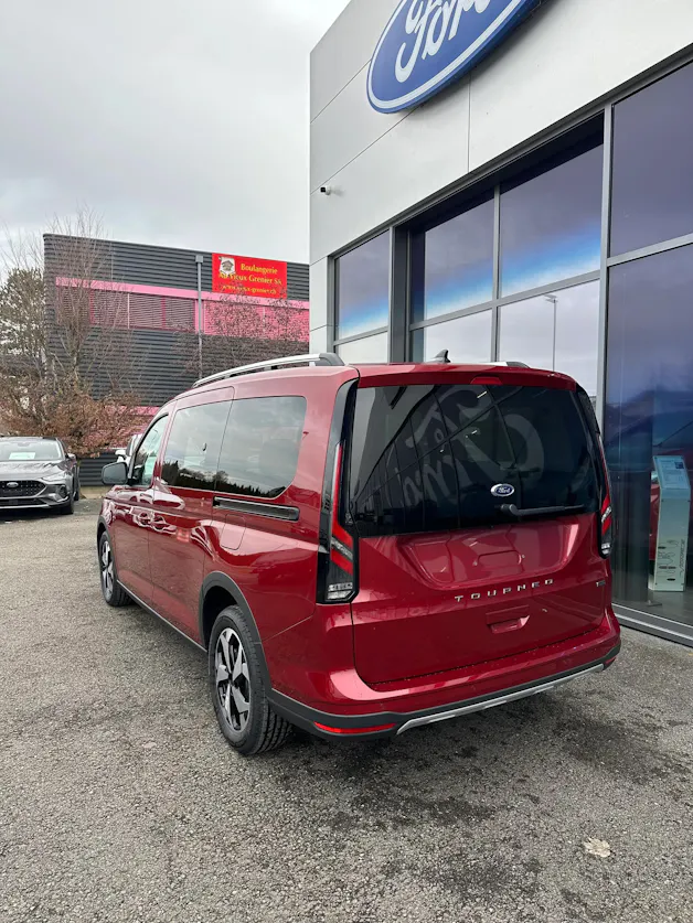 Ford TOURNEO CONNECT Grand 1.5 EcoB Active/PHEV/Aut.
