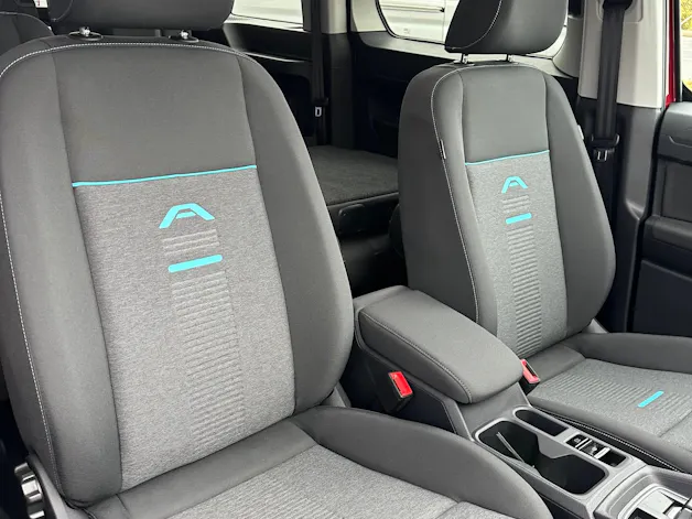Ford TOURNEO CONNECT Grand 1.5 EcoB Active/PHEV/Aut.