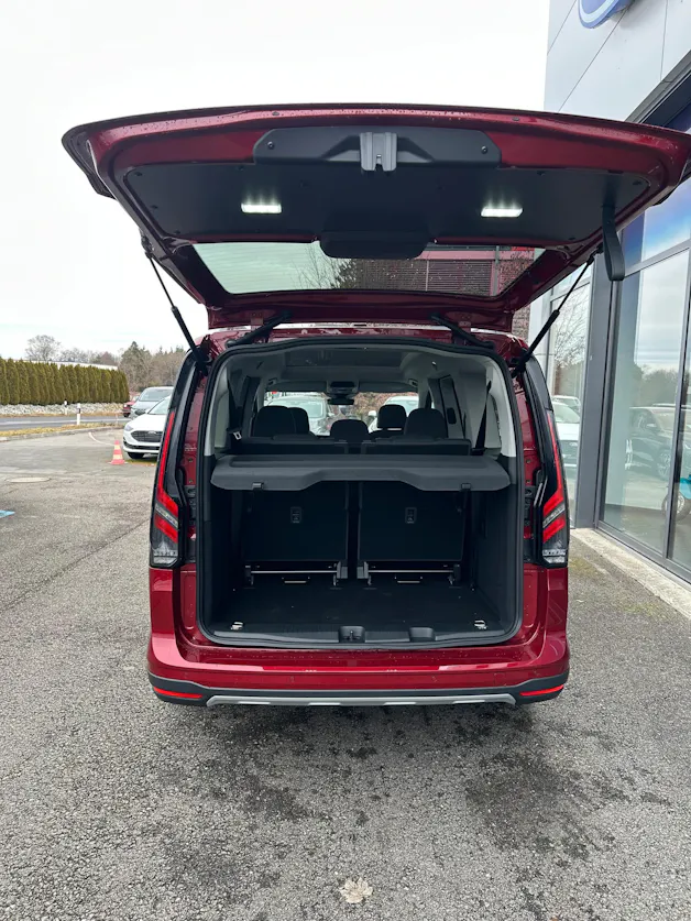 Ford TOURNEO CONNECT Grand 1.5 EcoB Active/PHEV/Aut.