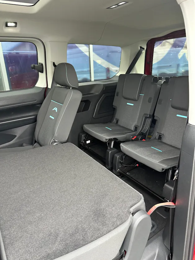 Ford TOURNEO CONNECT Grand 1.5 EcoB Active/PHEV/Aut.