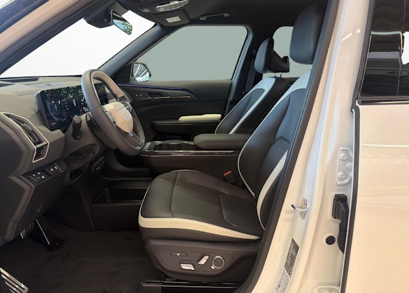 Vehicle image 10 Vehicle image 10