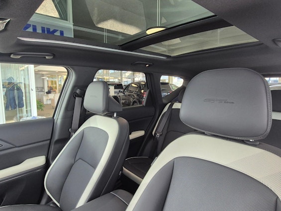 Vehicle image 10 Vehicle image 10