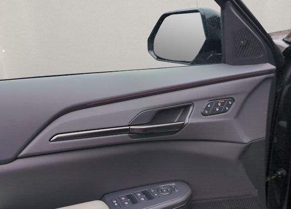 Vehicle image 16 Vehicle image 16