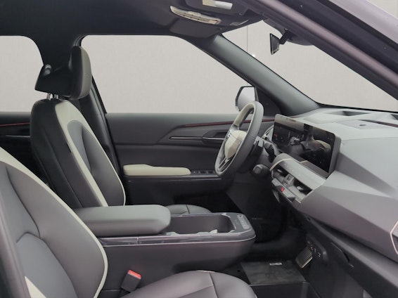 Vehicle image 13 Vehicle image 13