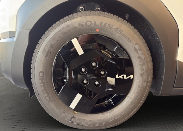 Vehicle image 9 Vehicle image 9