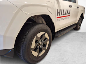 Fahrzeugbild TOYOTA Hilux Double Cab.-Pick-up 59KWh Comfort - Nutzlast ca. 715kg, Anhängelast ca 1600kg, Reichweite bis 380km