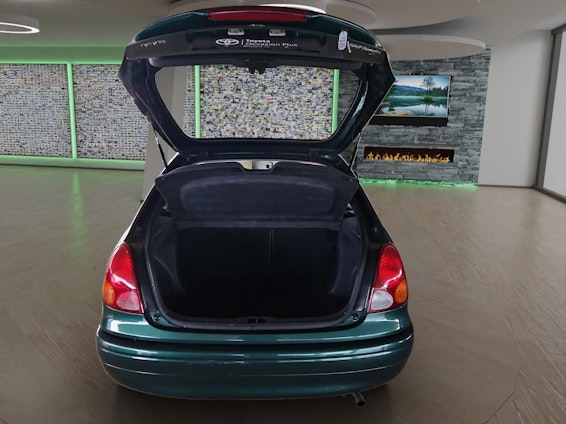 Vehicle image 18 Vehicle image 18