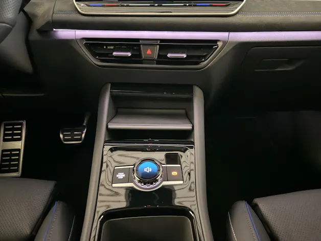 VW Tiguan 2.0 TDI SCR R-Line DSG 4motion CH-Fahrzeug