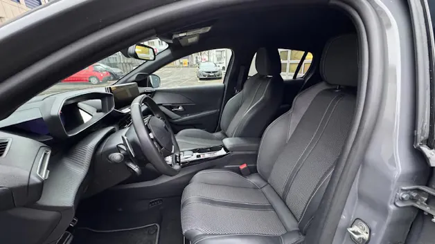 Peugeot 208 1.2 Hybrid 145 GT