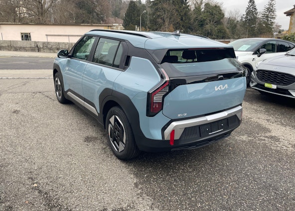 Vehicle image 4 Vehicle image 4