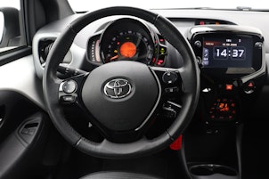 Vehicle image TOYOTA Aygo 1.0 VVT-i JBL Black & White Edition