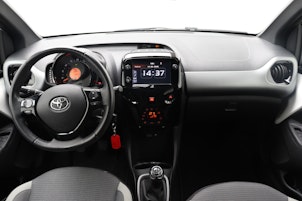 Vehicle image TOYOTA Aygo 1.0 VVT-i JBL Black & White Edition