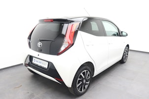 Vehicle image TOYOTA Aygo 1.0 VVT-i JBL Black & White Edition