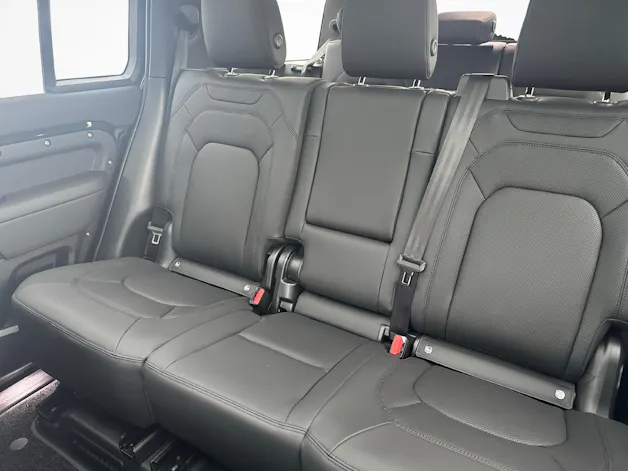 Land Rover Defender 130 3.0 D I6 X-Dynamic SE
