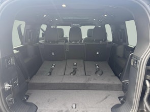 Vehicle image LAND ROVER Defender 130 3.0 D I6 X-Dynamic SE