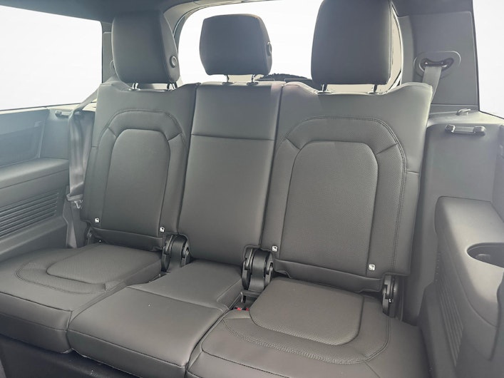 Vehicle image LAND ROVER DEFENDER