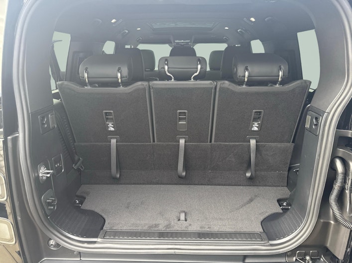 Vehicle image LAND ROVER DEFENDER