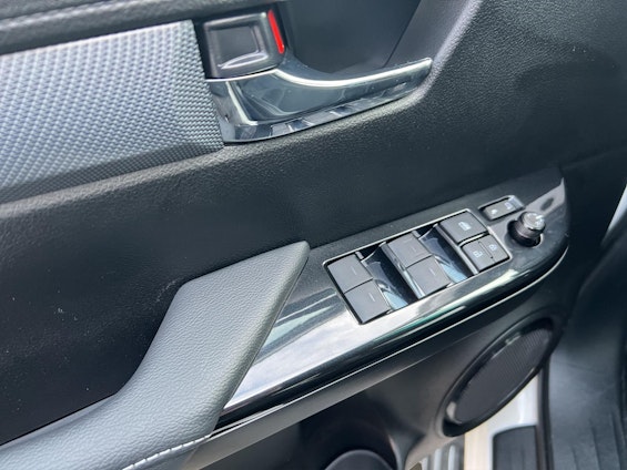 Vehicle image 15 Vehicle image 15