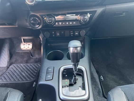 Vehicle image 13 Vehicle image 13