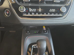 Fahrzeugbild TOYOTA Corolla Touring Sports 2.0 HSD GR Sport / ab 3,99% Leasing bei Abschluss einer Protect Autoversicherung