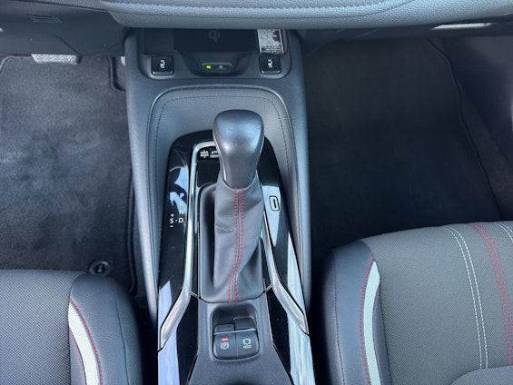 Vehicle image 14 Vehicle image 14