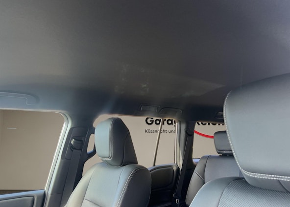 Vehicle image 9 Vehicle image 9