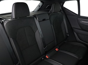 immagine del veicolo VOLVO XC40 2.0 B3 MH Plus Dark