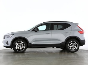 immagine del veicolo VOLVO XC40 2.0 B3 MH Plus Dark