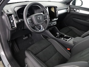 immagine del veicolo VOLVO XC40 2.0 B3 MH Plus Dark