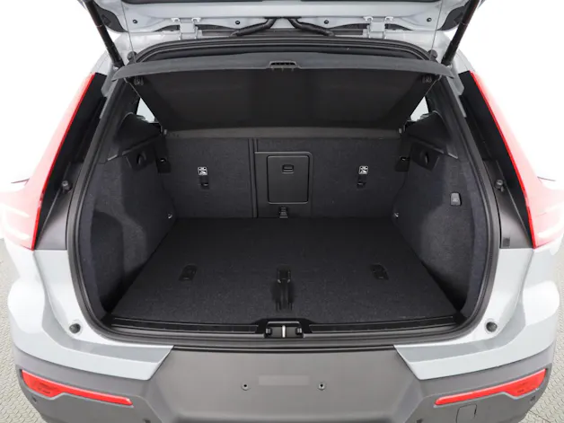 Volvo XC40 2.0 B3 MH Plus Dark