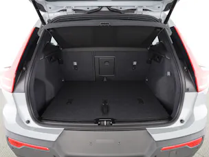 Volvo XC40 2.0 B3 MH Plus Dark