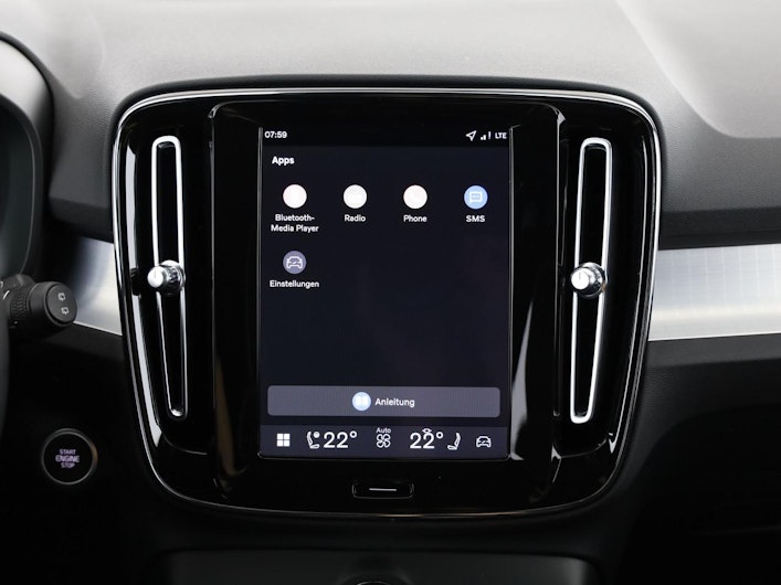 immagine del veicolo VOLVO XC40