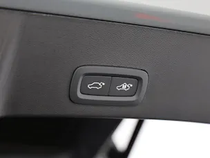 Volvo XC40 2.0 B3 MH Plus Dark