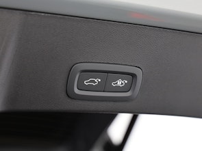 immagine del veicolo VOLVO XC40 2.0 B3 MH Plus Dark