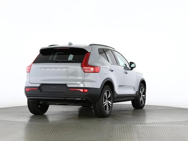 Volvo XC40 2.0 B3 MH Plus Dark