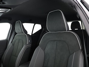 immagine del veicolo VOLVO XC40 2.0 B3 MH Plus Dark