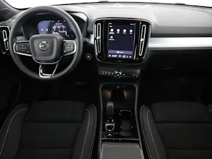 Volvo XC40 2.0 B3 MH Plus Dark