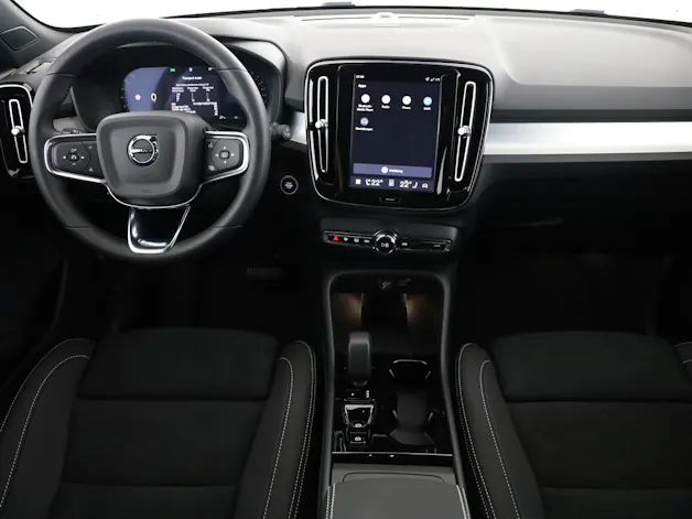 Volvo XC40 2.0 B3 MH Plus Dark