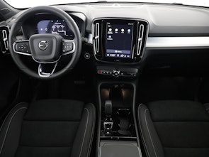 immagine del veicolo VOLVO XC40 2.0 B3 MH Plus Dark