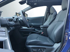 https://vehicle.imgix.net/4166880/ae4f06d6-5e57-42cf-b0c7-cebace54752e.jpg