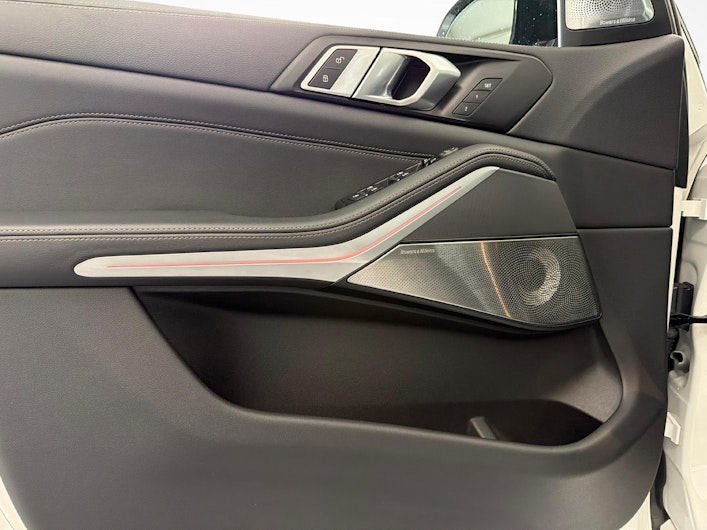 Vehicle image BMW X5