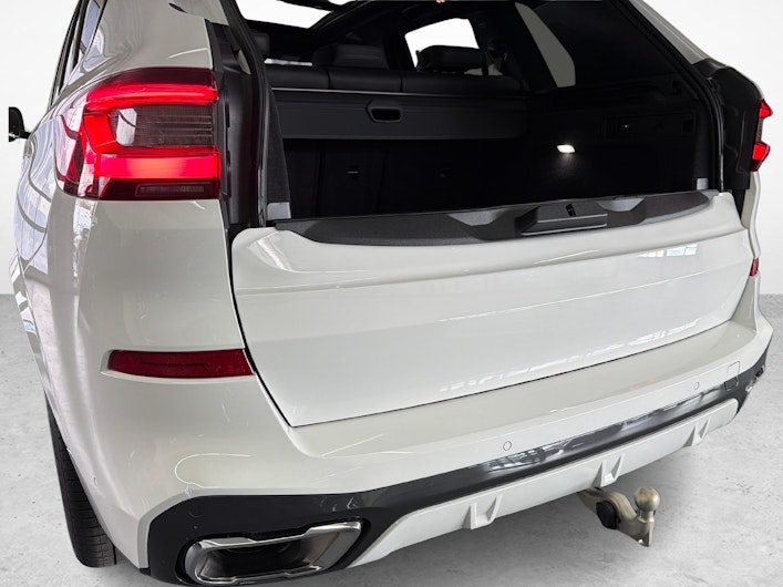 Vehicle image BMW X5