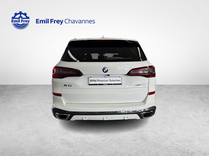 Vehicle image BMW X5