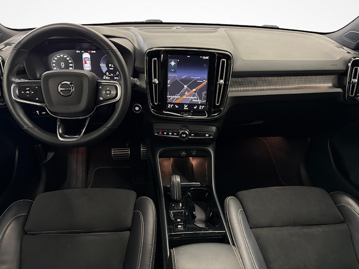 Vehicle image VOLVO XC40