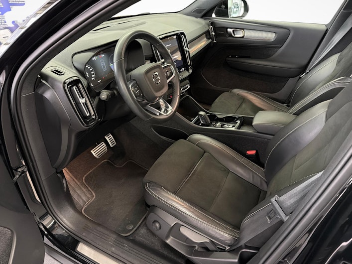 Vehicle image VOLVO XC40