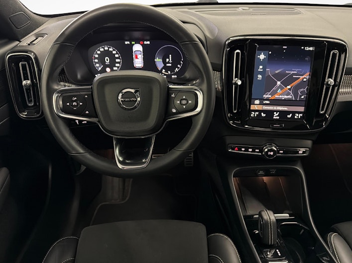 Vehicle image VOLVO XC40