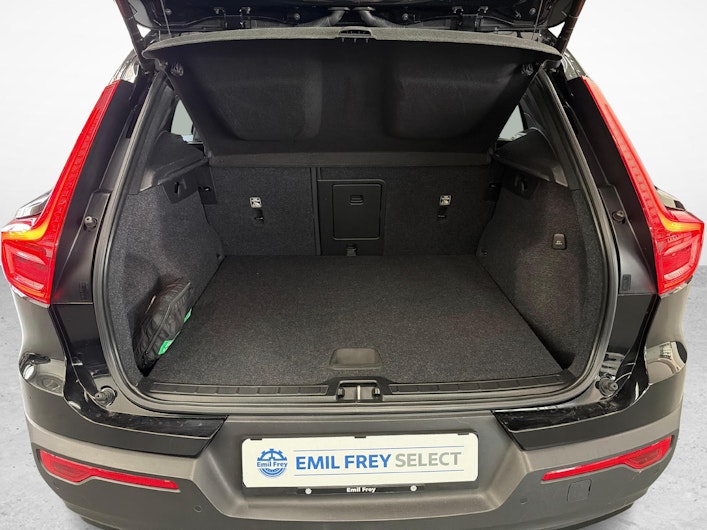 Vehicle image VOLVO XC40